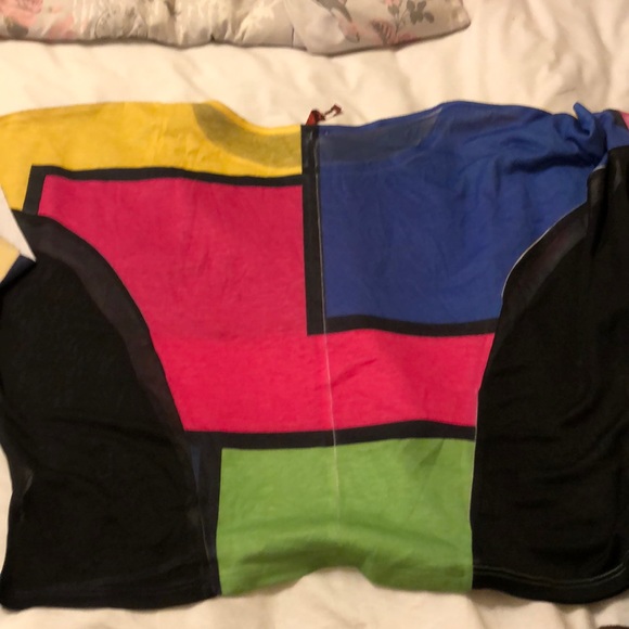 Crop top - Picture 2 of 3